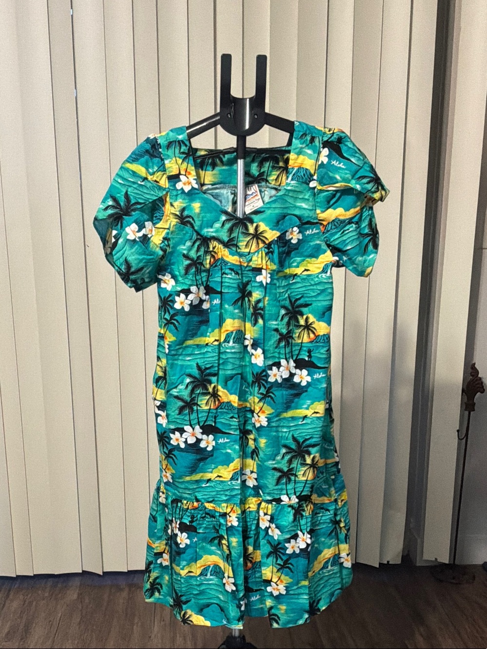 Hawaiian togs dress woman